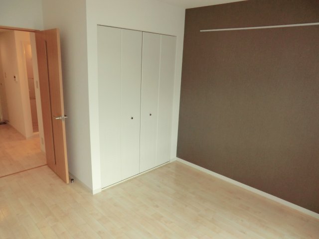 居室・リビング　エアコン付きで快適に過ごせます！