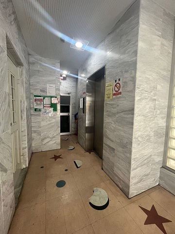 ロビー　落ち着いたロビーです