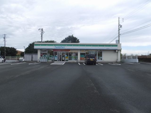 コンビニ　ファミリーマート（コンビニ）まで1200m