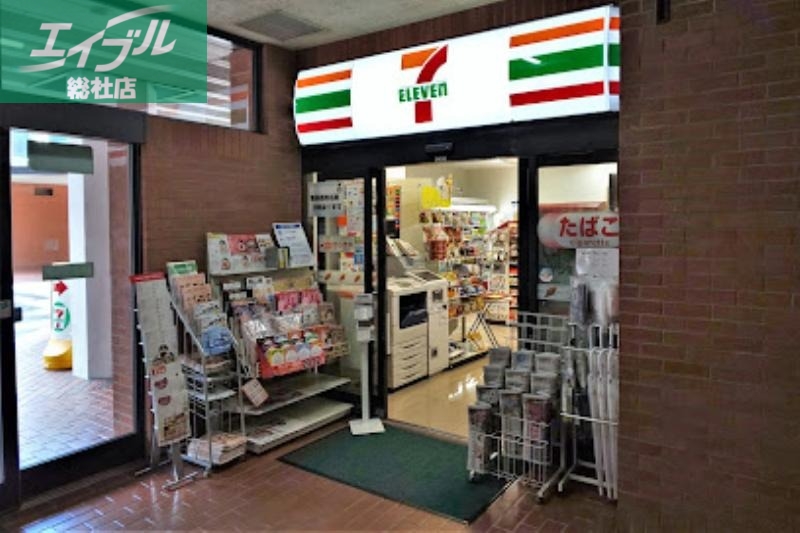 コンビニ　セブンイレブン倉敷市役所北店（コンビニ）まで748m