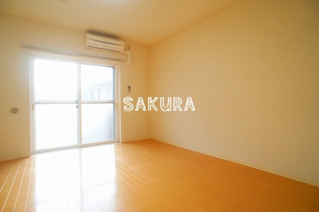 居室・リビング　開放感のあるゆったりとしたお部屋です♪