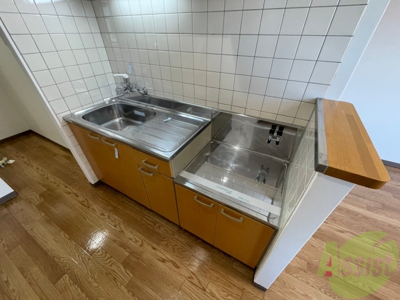 キッチン　こちらはキッチン。調理スペースもあり使いやすそうです。