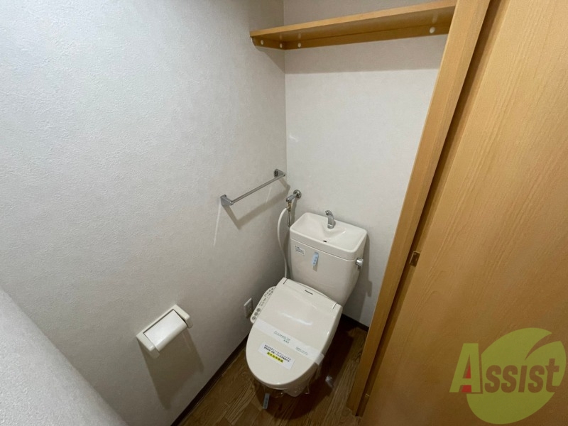 トイレ　ウォシュレット付きのトイレです。シャワートイレは日本の宝。