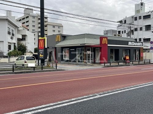 飲食店　マクドナルド国場十字路店（飲食店）まで325m