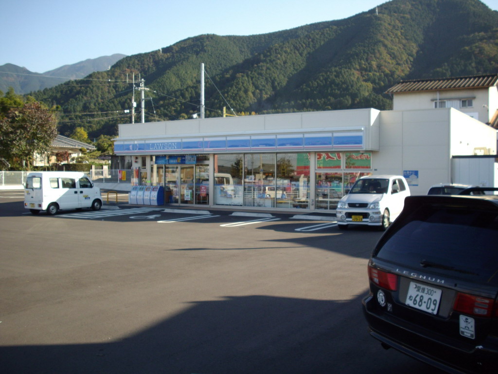 コンビニ　ローソン新居浜篠場町店（コンビニ）まで753m