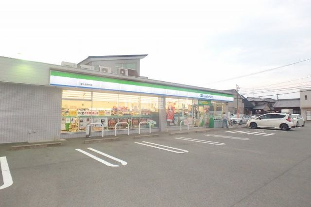 コンビニ　ファミリーマート久居野村町店（コンビニ）まで1597m