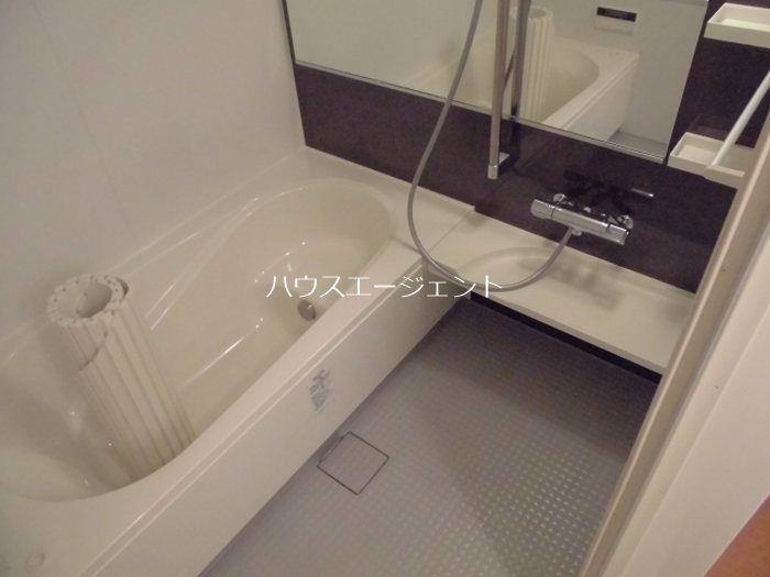 バス・シャワールーム　お風呂も広くてきれいです