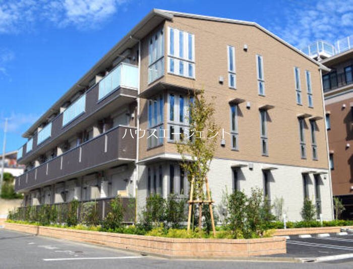 建物外観　ダイワハウス施工の綺麗な建物です