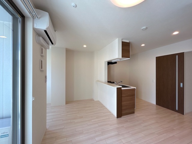 居室・リビング　開放感のあるゆったりとしたお部屋です♪
