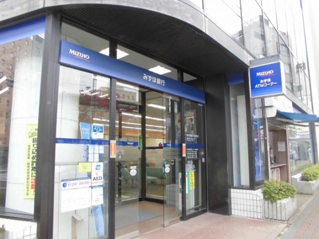 その他　みずほ銀行綾瀬支店（その他）まで124m