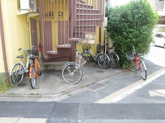 その他共有部分　駐輪場は自転車もしくは原付バイクが置いて頂けます。