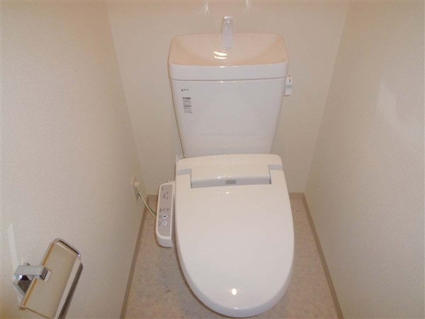 トイレ　ウォシュレット付