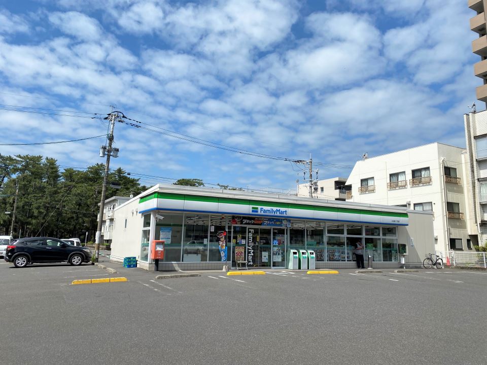 コンビニ　ファミリーマート小松原二丁目店（コンビニ）まで120m