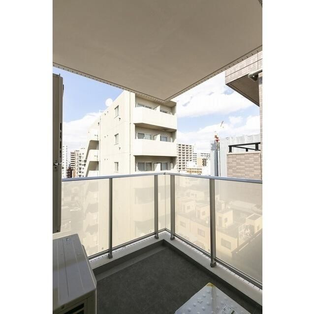 バルコニー　開放的で明るい空間を演出してくれるバルコニーです