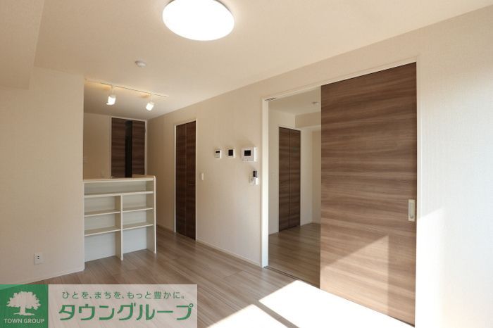 居室・リビング　※同建物　別タイプ間取り　設備施工例　現況優先