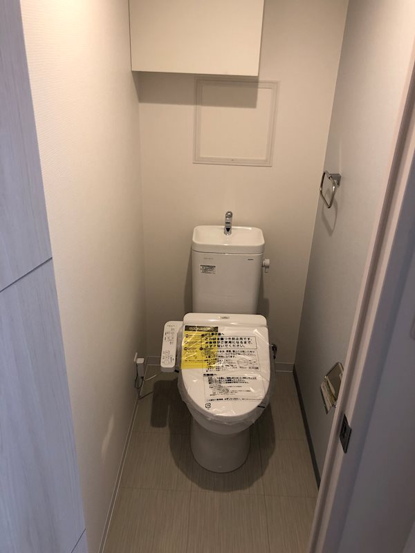 トイレ　トイレは温水洗浄暖房便座付です。