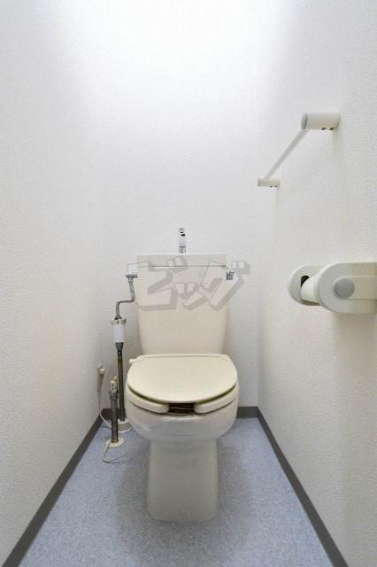 トイレ　弊社ではウォシュレットの取付もお手頃価格で承っております♪