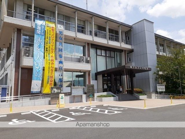役所　南アルプス市役所．ｊｐｇ（役所）まで4000m
