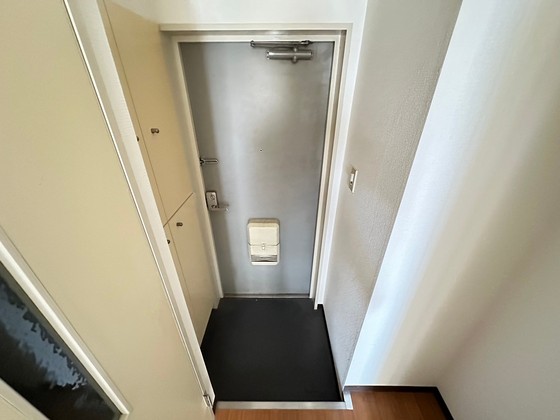 玄関　※別部屋の写真です