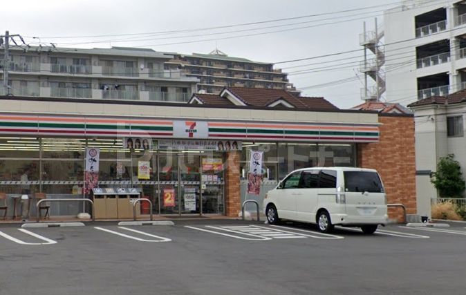 コンビニ　セブンイレブン松戸稔台5丁目店（コンビニ）まで400m