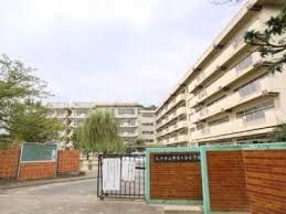 小学校　松戸市立和名ケ谷小学校（小学校）まで690m