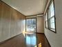 居室・リビング　角部屋。エアコン付き