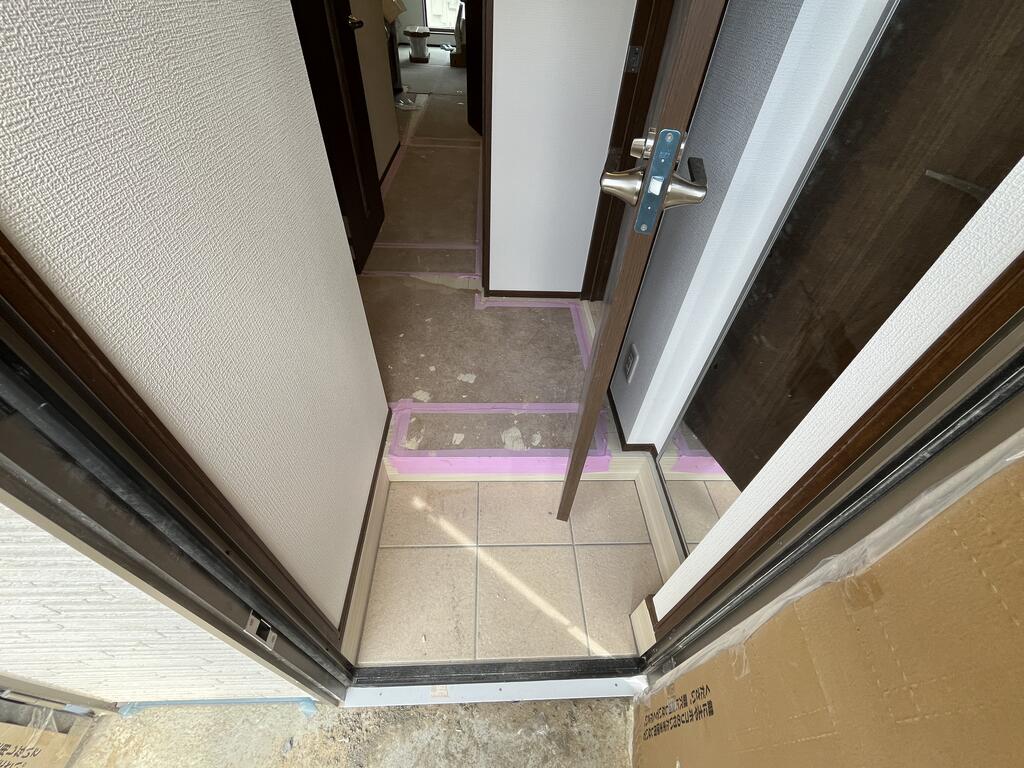 玄関　※建築中