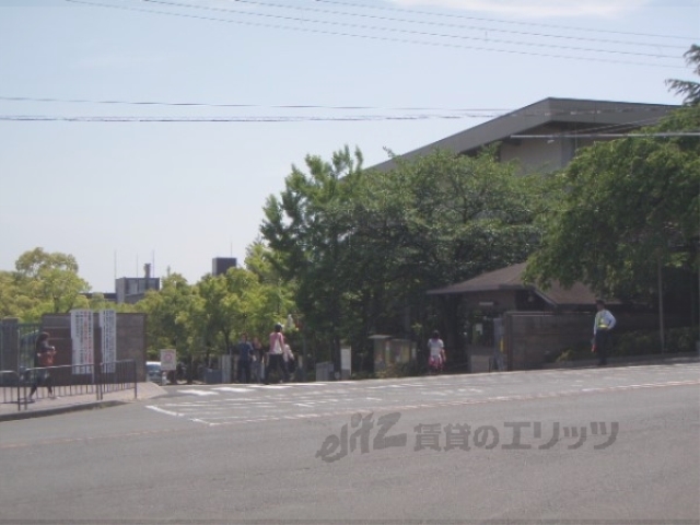 大学・短大　立命館大学衣笠キャンパス正門（大学・短大）まで1500m