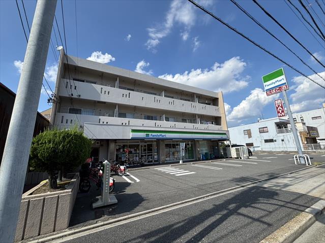 コンビニ　ファミリーマート千成通店（コンビニ）まで338m