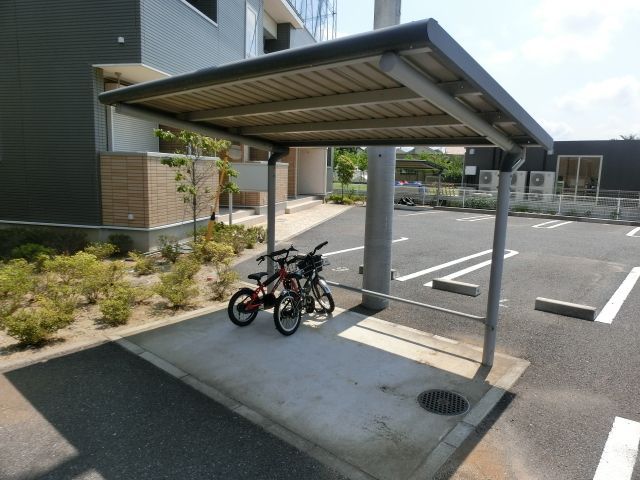 その他共有部分　屋根付の駐輪場
