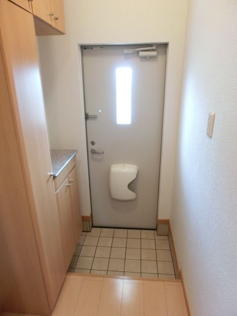 玄関　シューズボックス付きの玄関です