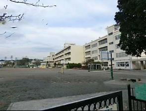 小学校　横浜市立八景小学校（小学校）まで1858m