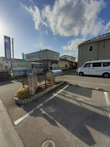駐車場　駐車場に車を止められます