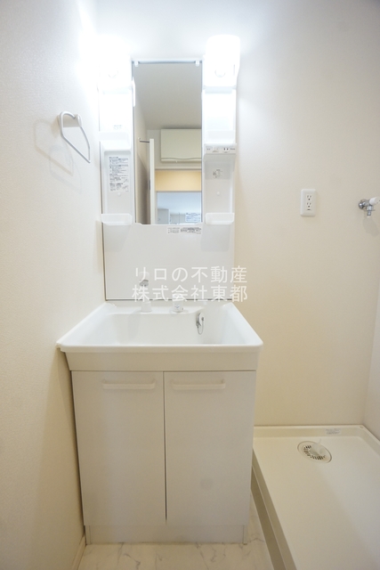 洗面設備　嬉しい洗面台は独立タイプ！