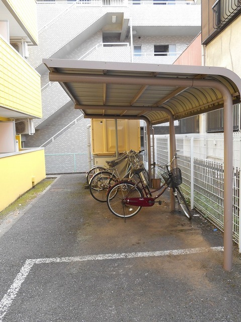 その他共有部分　屋根付き駐輪場