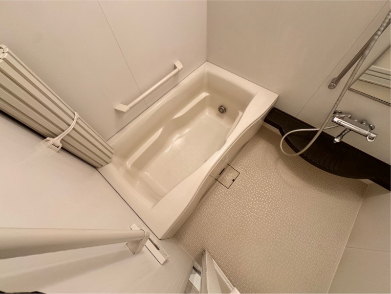 バス・シャワールーム　お風呂になります。一日の疲れを癒してくださいね。