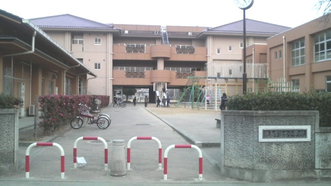 小学校　徳島市佐古小学校（小学校）まで296m