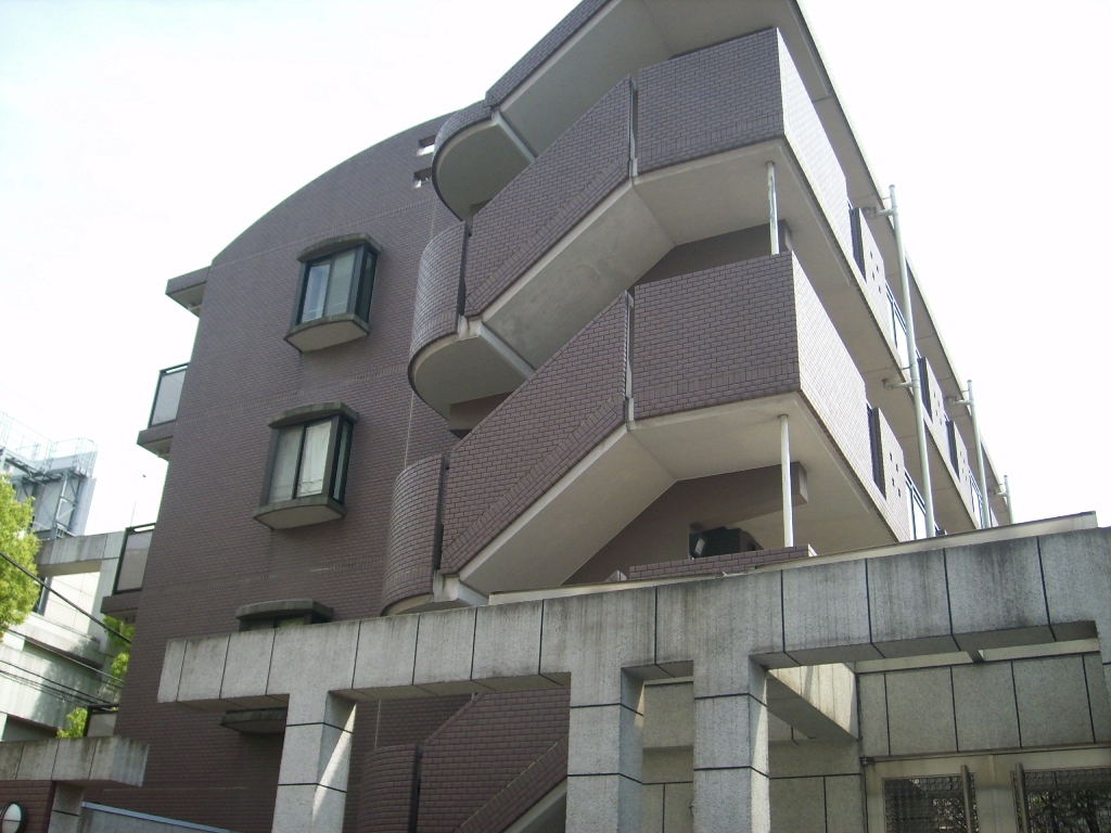 建物外観　閑静な住宅街☆鉄筋コンクリート造4階建てマンション☆