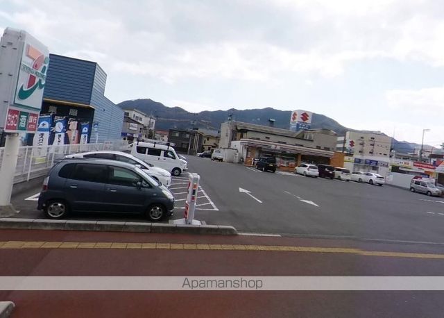 コンビニ　セブン－イレブン三原皆実４丁目店（コンビニ）まで347m