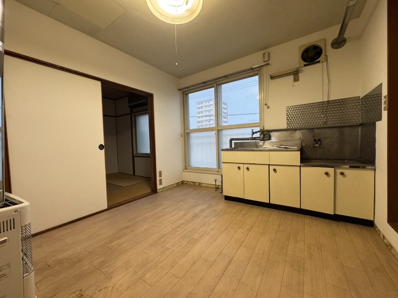 居室・リビング　広くてキレイなお部屋が広がっていて、充実した生活が送れそう。