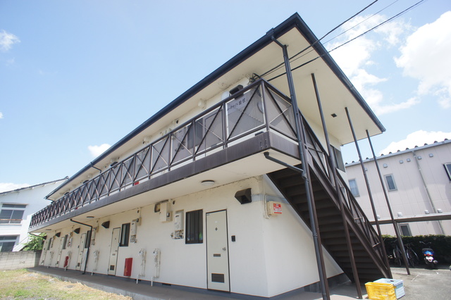 建物外観　閑静な住宅街☆落ち着いた生活をお望みの方にはぴったりです！