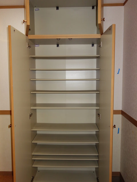 玄関　★リフォーム前のお部屋です★