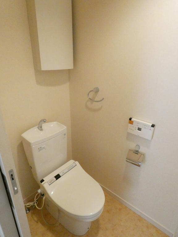 トイレ　※別部屋の参考写真です。