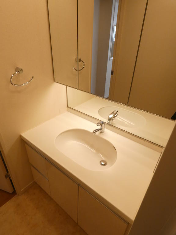 洗面設備　※別部屋の参考写真です。