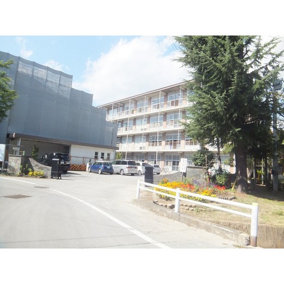 中学校　三陽中学校（中学校）まで1600m