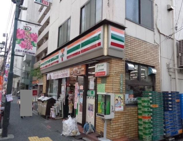 コンビニ　セブンイレブン 文京千駄木3丁目店（コンビニ）まで83m
