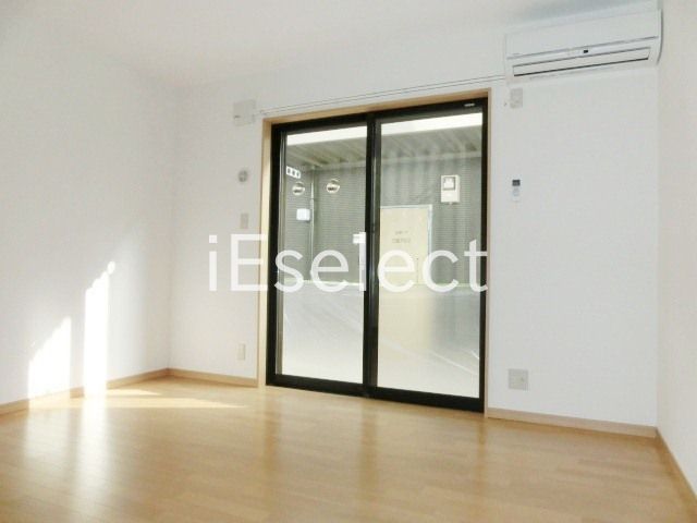 居室・リビング　明るいお部屋です。