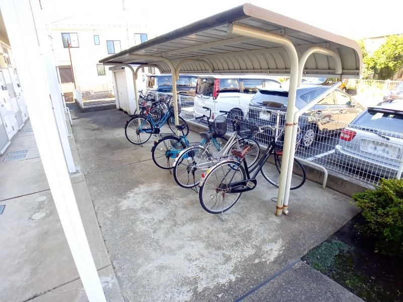 その他　屋根付き駐輪場