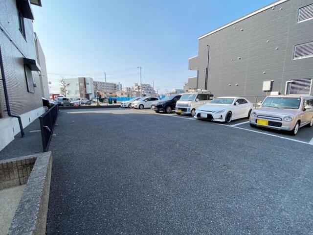 駐車場　駐車場