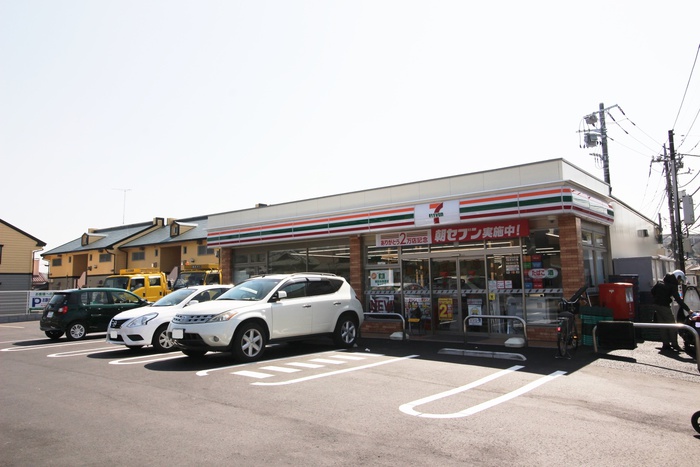 コンビニ　セブンイレブン横浜東本郷５丁目店（コンビニ）まで190m